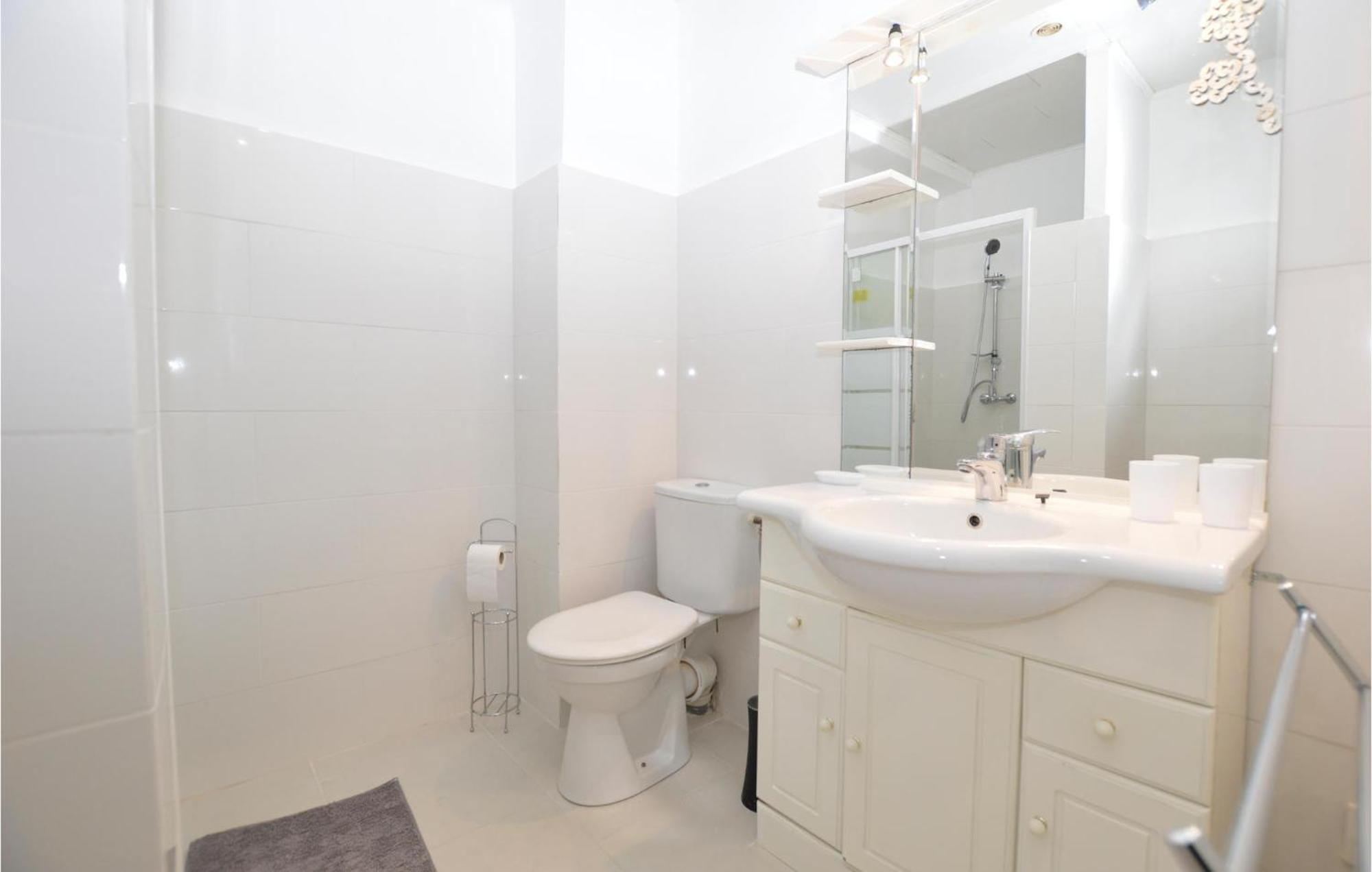 Cozy Apartment In Propriano With Kitchen Ngoại thất bức ảnh
