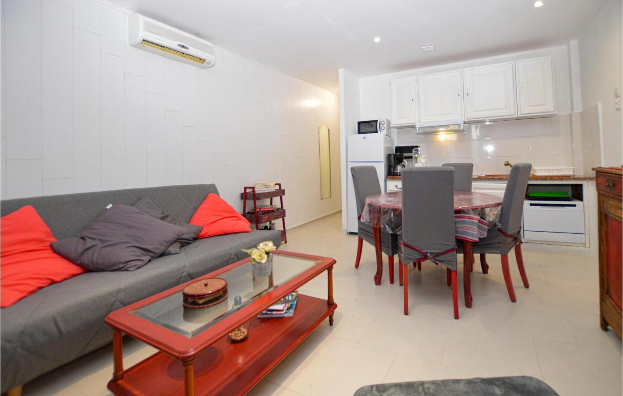 Cozy Apartment In Propriano With Kitchen Ngoại thất bức ảnh
