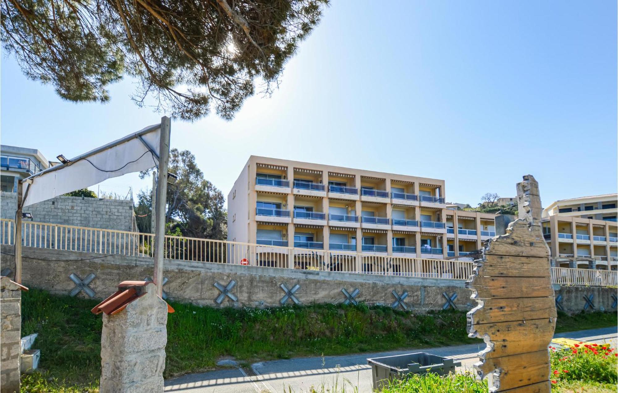 Cozy Apartment In Propriano With Kitchen Ngoại thất bức ảnh
